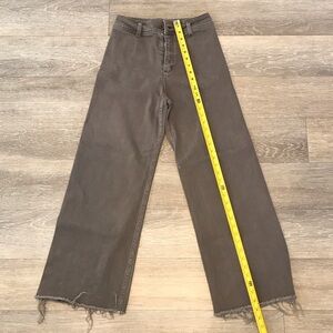 Chic Wide-Leg Jeans in Brown